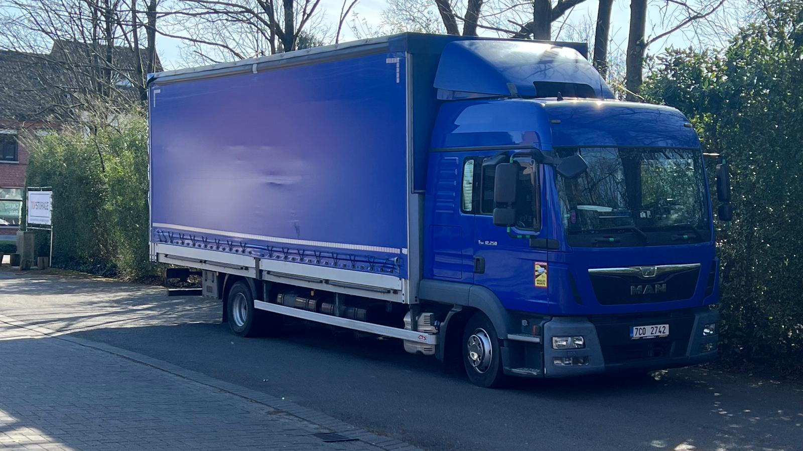 DAS Logistics truck on the street